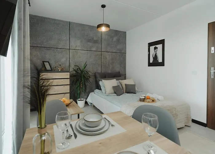 Charlie, F211 * Lublin